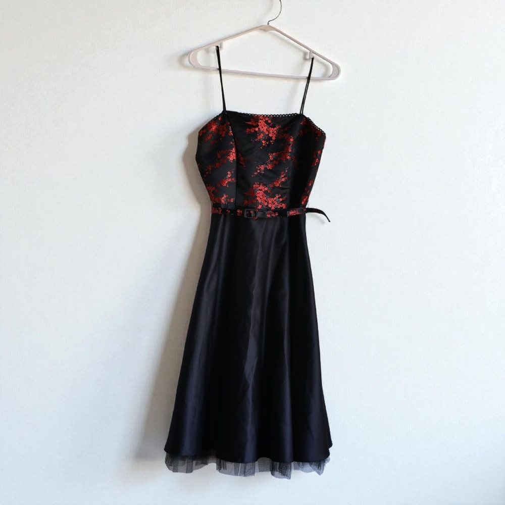 VINTAGE jump Black and Red Floral Midi Dress